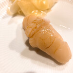 うを徳 - 帆立のにぎり