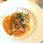 La Brianza - 魚介のタリアテッレ(自家製手打ち)。ツルツルもちもちのタリアテッレに、たっぷり魚介がよく絡んでおいしい♡ あさりとかタコとか、お魚のお肉やホタルイカもたっぷり、バラエティー豊か