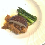 La Brianza - 近江牛モルツェッロ肉厚椎茸ローストジェットファーム長谷川さんのアスパラガス。味わいの濃いアスパラガス甘みしっかりさすがの美味しさ。食べたい気持ちだったモルツェッロとても嬉しい♡大好きメニュー