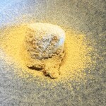 La Brianza - 北海道有機きな粉ティラミス。お正月の頃以来お久しぶりですね♪ 定番のティラミスもおいしい一方で、おいしいきな粉でアレンジされたティラミスもふんわりおいしい大好きです