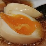 京都本格 熟成醤油ラーメン 虎太郎 - 煮たまご