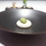 Takumi - 山羊のチーズのムースの上にはルッコラのソルベ。