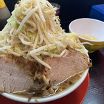 ラーメン イエロー - 並、麺少なめ、野菜マシマシ、ニンニク