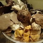 アピシウス - 本日入荷の茸