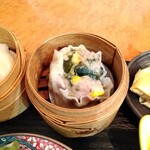 中国菜 優々 - 三つ葉ととうもろこしの焼売