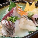 Sushi Dininng 蛇の目 - おまかせ海鮮丼…税込950円