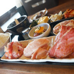 大衆炭火焼肉ジンギスカン ホルモン酒場 風土. - 