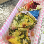 モクモク手づくりファーム  - 釣り弁当に、ベーコンとチーズソーセージ入のキッシュを作りました