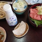 大八 - 看板記載のランチ　ねぎトロ丼（そばを選択）