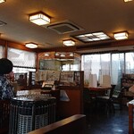 大八 - 内観　店内はとても広く、家族連れでの利用はもちろん、大小宴会も余裕で出来るスペースでした。