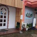 タイレストラン メサ - 手前の白いドアの方が新しいお店です