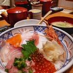 産直鮮魚とおばんざい 魚こめ屋 - 海鮮丼
