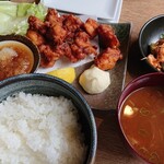 Tori Hachi Takumi - 鶏唐揚げランチ 1,000円  唐揚げが一口サイズなのに、絶妙のやわらかさで揚がっていて、美味しい  唐揚げ専門店のデカデカサイズに慣れている人にはむしろ新鮮なサイズ  私の注目点はご飯‼️美味