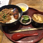 炭火のうっとり - 鶏そぼろ丼（750円）