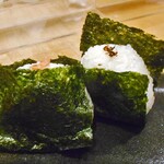 天ぷら処 こさか - おにぎり（鮭＆自家製おかか）