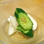 天ぷら処 こさか - カブと胡瓜浅漬