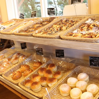 酒々井ベーカリーふっくらパン_2