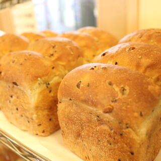 酒々井ベーカリーふっくらパン_0