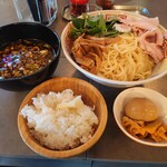 グル グル シロヘビ ヌードル - 