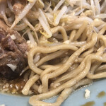 立川マシマシ - 麺アップ