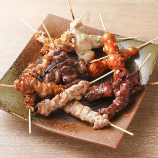 숯불로 구운 기리시마 닭 야키토리 (닭꼬치) 비롯한 다양한 규슈 요리를 준비‼