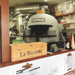 ピッツェリア ジターリア ダ フィリッポ - 目の前の木箱はイタリア版『あゆみの箱』？