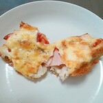 パニフィカシオン ユー - チーズの下にハム
      トマトソースとホワイトソースのＷ使い