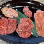 焼肉 ジャンボ - 