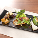 イル・ソーニョ - ボスケソチーズのサラダ仕立て