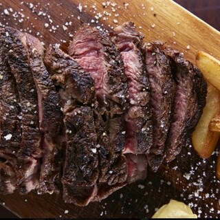 銘店「格之進」の「黒毛和牛」をじっくり焼き上げ！