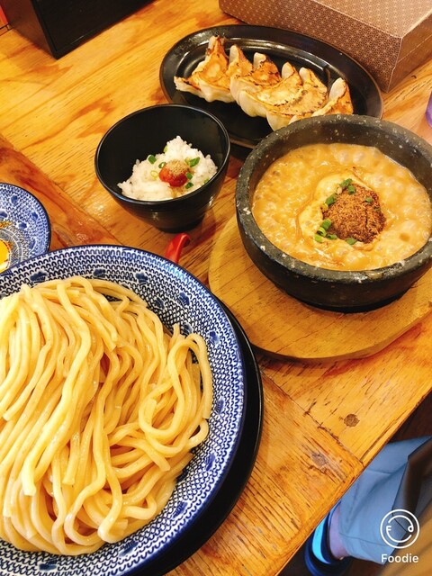 下品 な ぐらい ダシ の うまい ラーメン 屋 沖縄