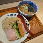 別邸 たけ井 - 特濃鶏豚骨つけ麺