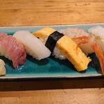 Sharisen - お寿司６貫。美味しいです!