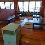 とびしま - テーブル席