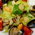 piccolo - 魚介の サラダ  1200円