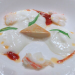 志摩観光ホテル　ベイスイート - コンソメジュレを注いで