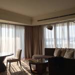 志摩観光ホテル　ベイスイート - コーナースイート　2方向に開放的です