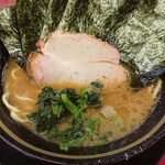 豚骨醤油ラーメン 王道家 - 