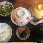 Hamo Tennen Fugu Ginza Fukuwa - 蓋つきでサーブ