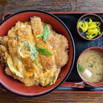国境食堂 - 料理写真:カツ丼 880円