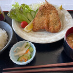 Shisaido Supa Marina Tembou Resutoran - 国産ホクホクアジフライ(1枚)定食 小盛 1190円。