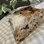 パン屋 ルーツ - ライ麦畑のくるみカレンズ 443円