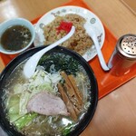 Yamachuu - チャーハンスープ付と塩ラーメン