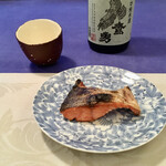 Uotani Iseibei Shouten - 紅鮭のカマで 兩人對酌山花開