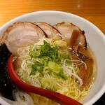 Menya Tsubame - チャーシュー麺/塩900円