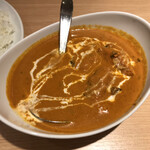 デリー - スパイスの香りと酸味が効いたバターチキンカレー！