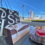 パティシエ エス コヤマ - 小山ロールとプラランルージュの外装