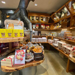 パティシエ エス コヤマ - 内観