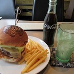 e-Burgers - 日替わりバーガー＆コーラ