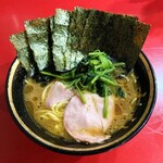 家系総本山 ラーメン 吉村家 - ラーメン730円麺硬め。海苔増し50円。